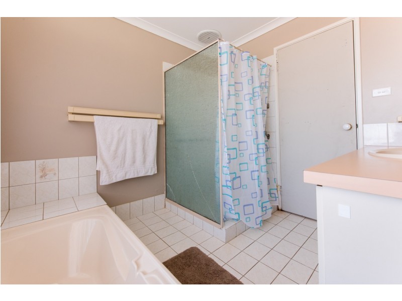 17 Thames Drive, Cape Burney WA 6532