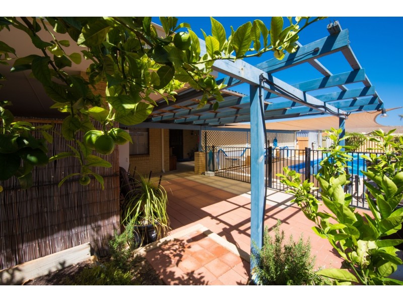 17 Thames Drive, Cape Burney WA 6532