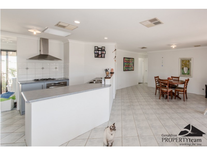 8 Polwarth Parade, Deepdale WA 6532