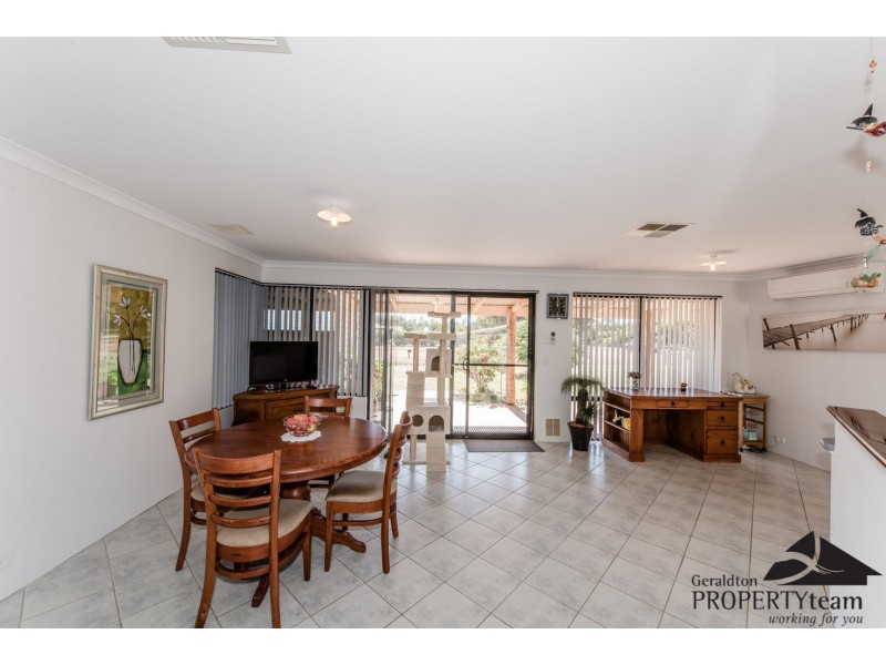 8 Polwarth Parade, Deepdale WA 6532