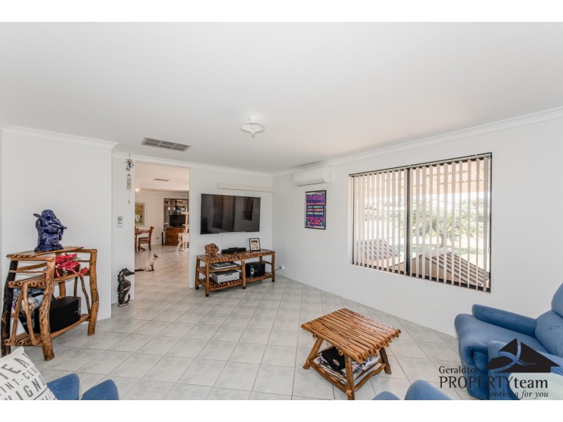 8 Polwarth Parade, Deepdale WA 6532