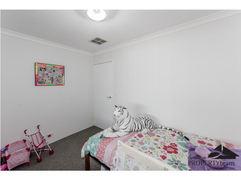 8 Polwarth Parade, Deepdale WA 6532