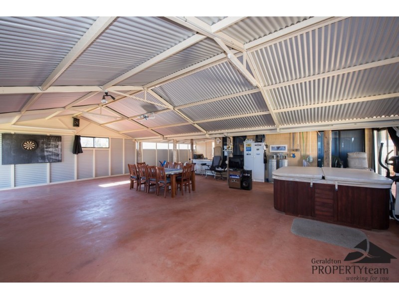 8 Polwarth Parade, Deepdale WA 6532