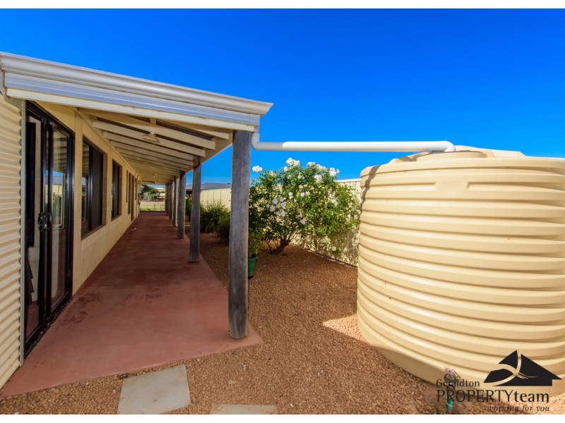 8 Polwarth Parade, Deepdale WA 6532