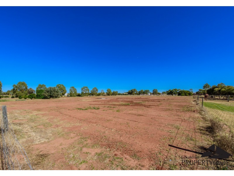 8 Polwarth Parade, Deepdale WA 6532