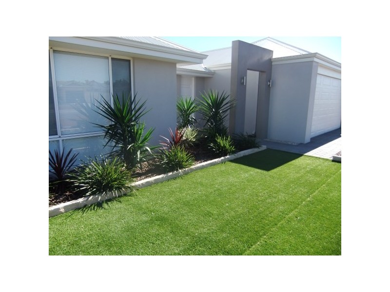 33 Wahn Avenue, Waggrakine WA 6530