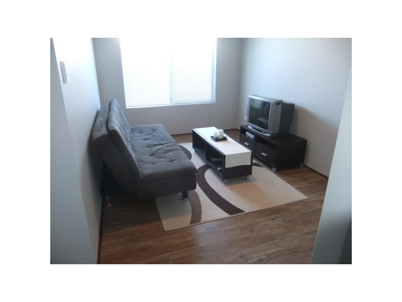 33 Wahn Avenue, Waggrakine WA 6530