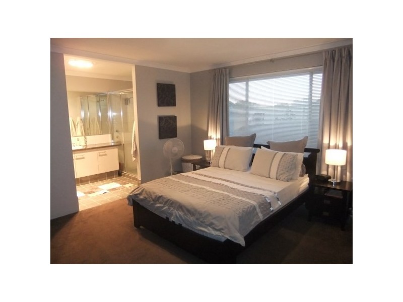 33 Wahn Avenue, Waggrakine WA 6530