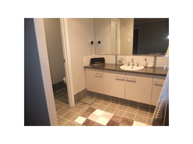 33 Wahn Avenue, Waggrakine WA 6530