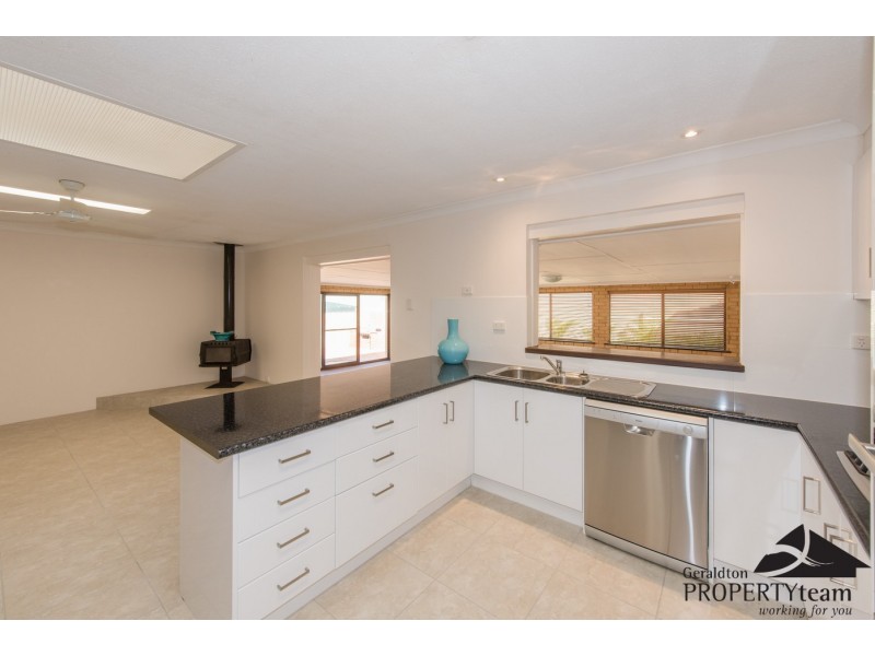 4 Sheldon Place, Tarcoola Beach WA 6530