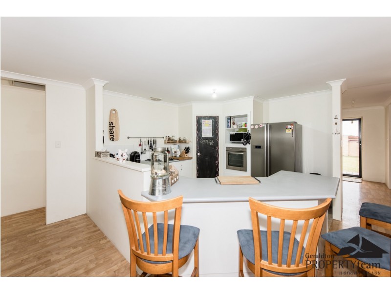 4 Half Moon Drive, Waggrakine WA 6530