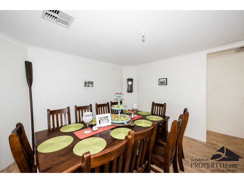 4 Half Moon Drive, Waggrakine WA 6530