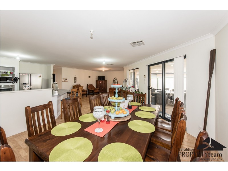 4 Half Moon Drive, Waggrakine WA 6530