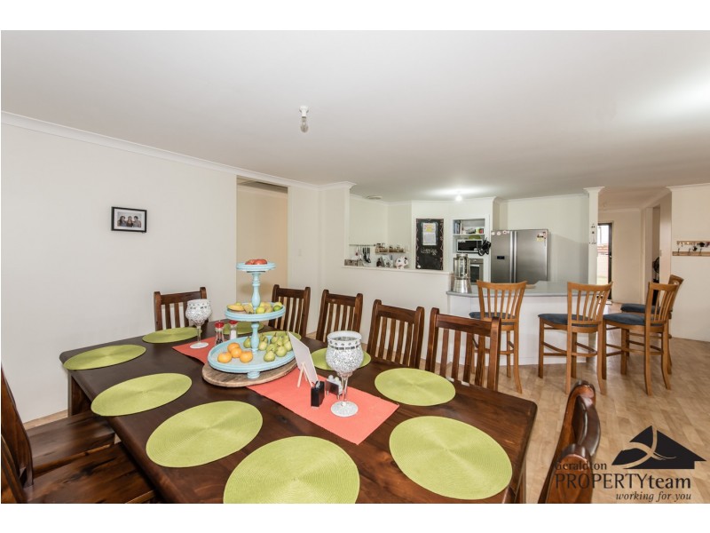 4 Half Moon Drive, Waggrakine WA 6530