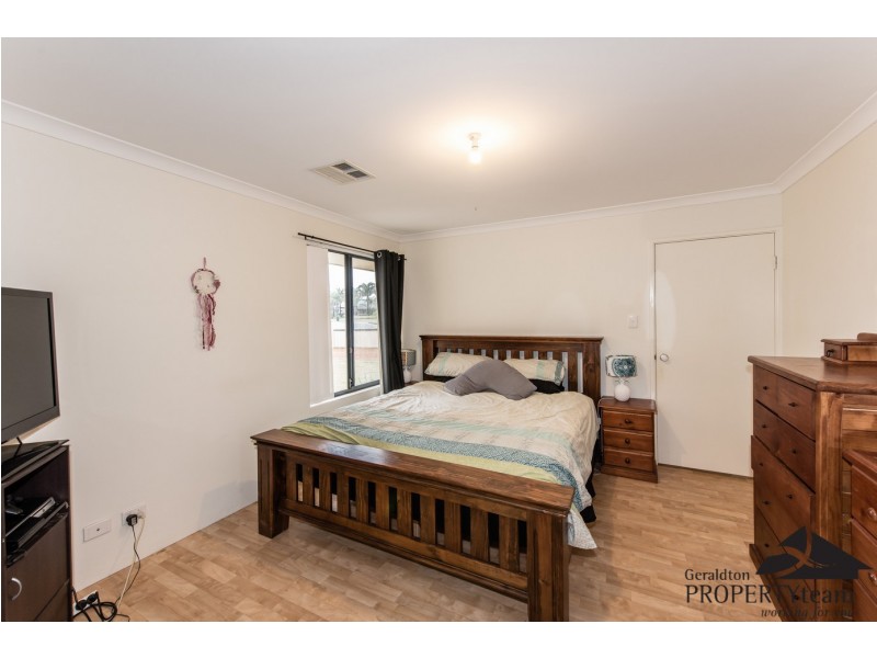 4 Half Moon Drive, Waggrakine WA 6530