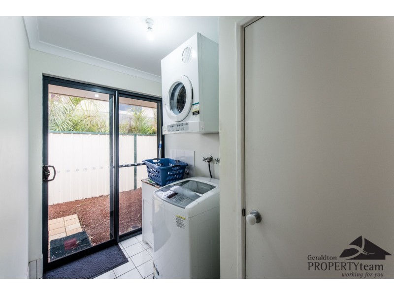 4 Half Moon Drive, Waggrakine WA 6530