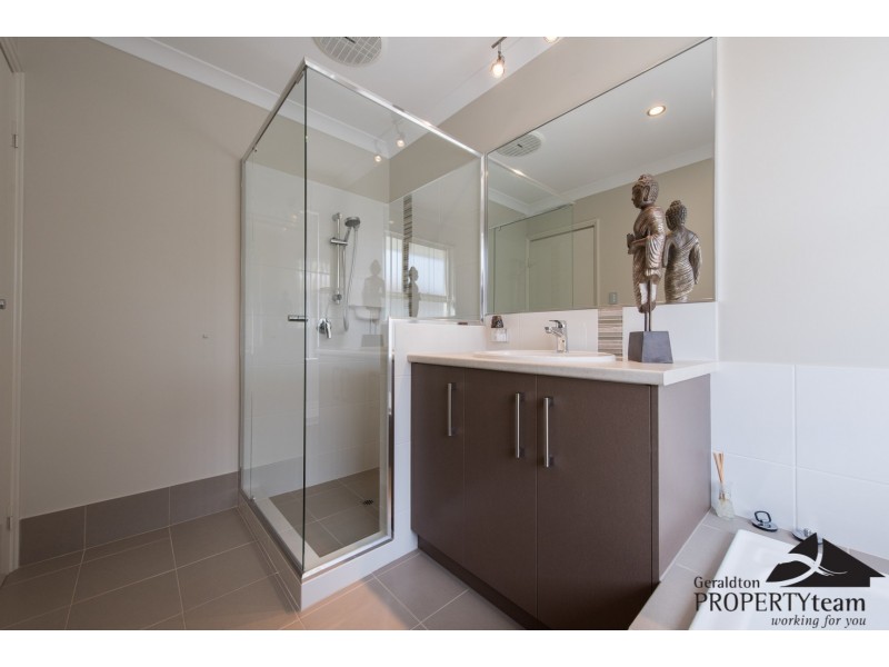 2 Bellimos Drive, Wandina WA 6530