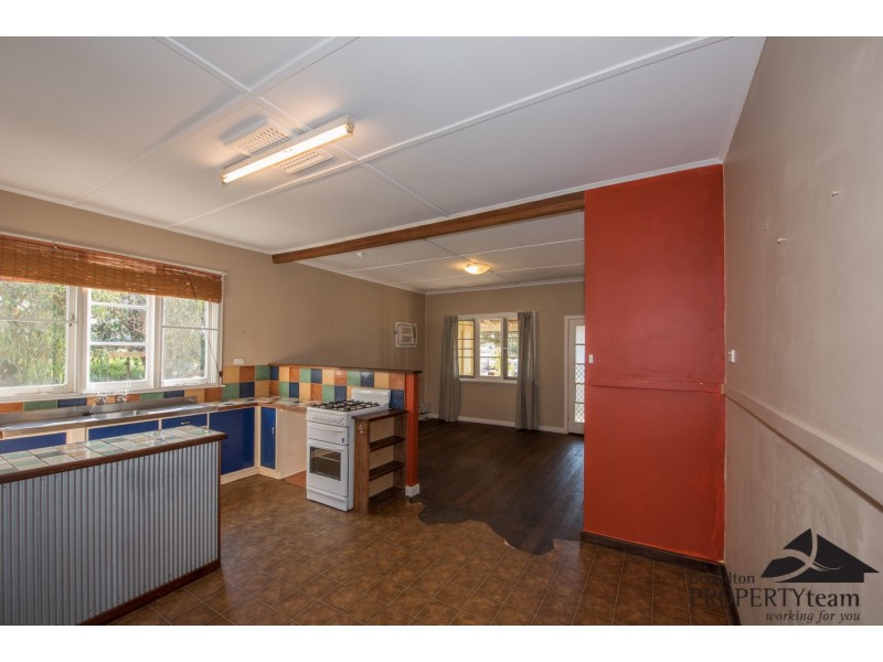 213 Evans Street, Beachlands WA 6530