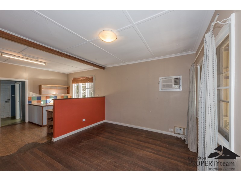 213 Evans Street, Beachlands WA 6530