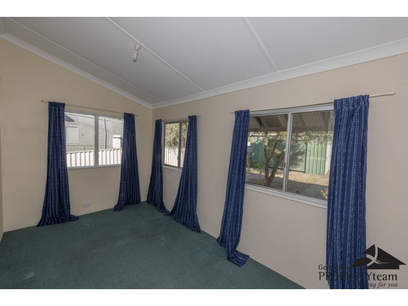 213 Evans Street, Beachlands WA 6530