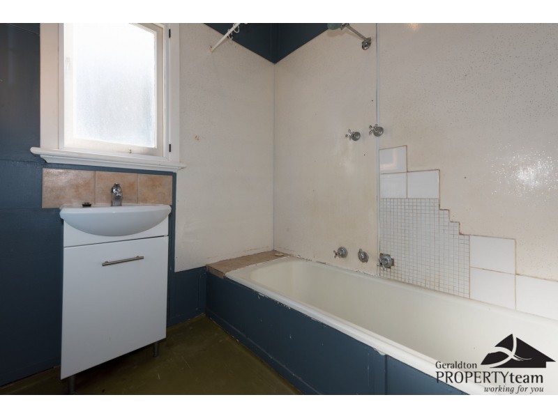 213 Evans Street, Beachlands WA 6530