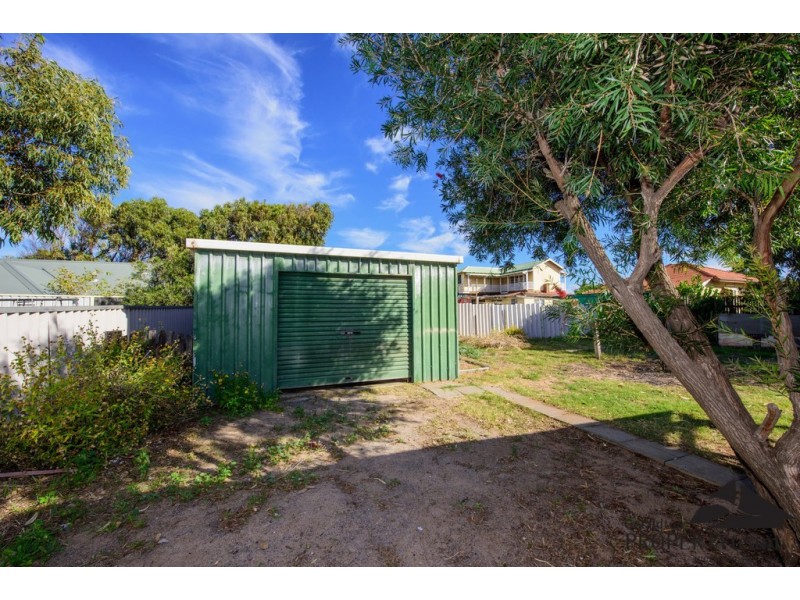 213 Evans Street, Beachlands WA 6530