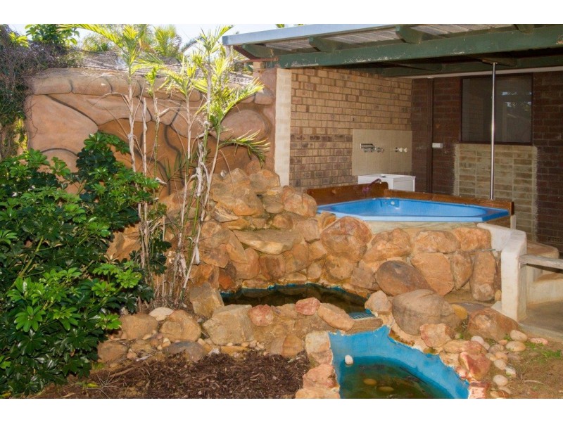 14 Broadfield Close, Utakarra WA 6530