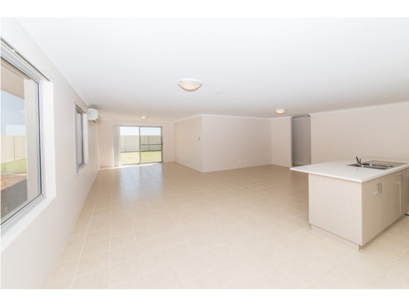 2 Waterwitch Outlook, Wandina WA 6530