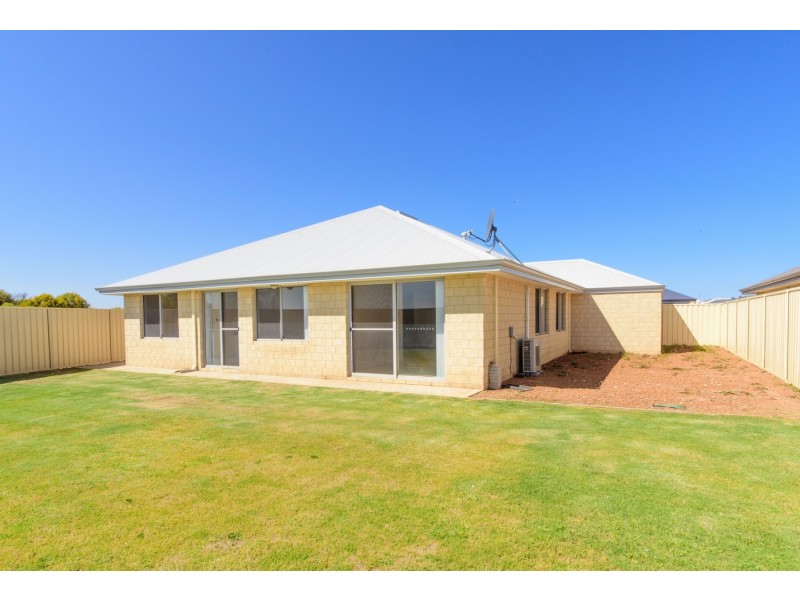 2 Waterwitch Outlook, Wandina WA 6530