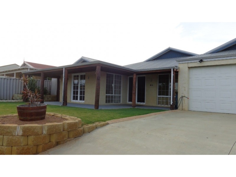 34 Hillview Drive, Drummond Cove WA 6532