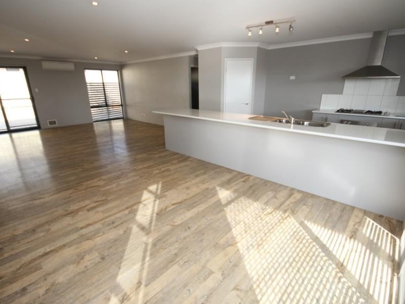 22 Yolanda Edge, Wandina WA 6530