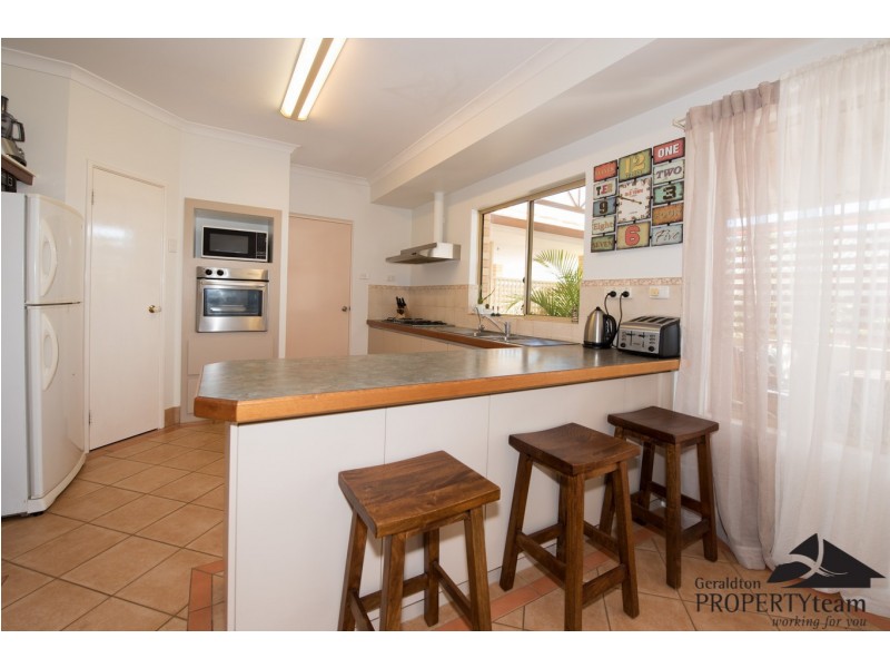 22 Hillview Drive, Drummond Cove WA 6532