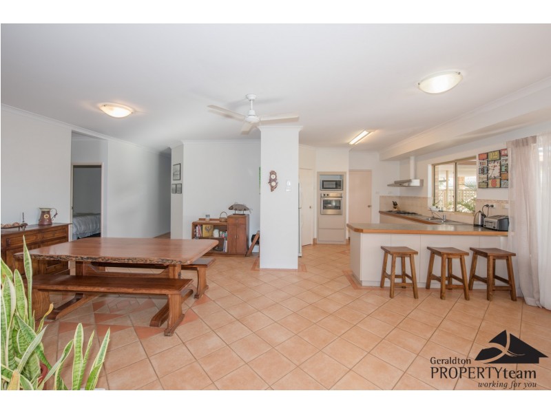 22 Hillview Drive, Drummond Cove WA 6532