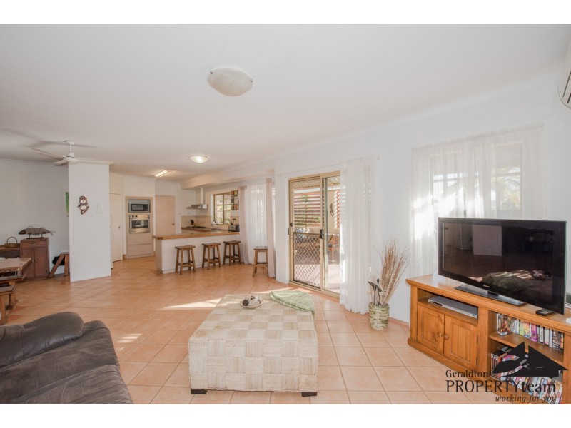 22 Hillview Drive, Drummond Cove WA 6532