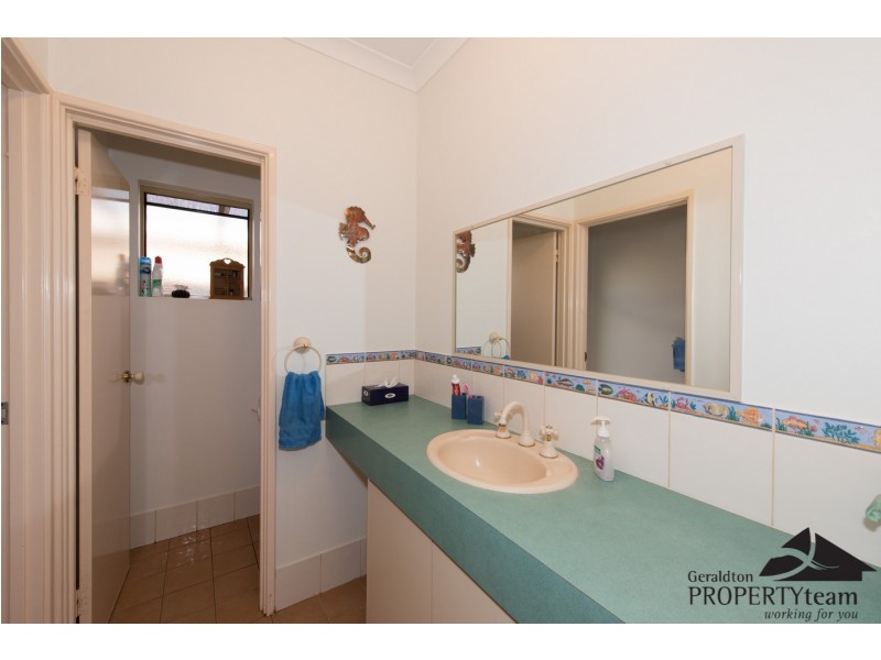 22 Hillview Drive, Drummond Cove WA 6532