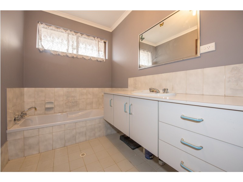 15 Stokes Court, Spalding WA 6530