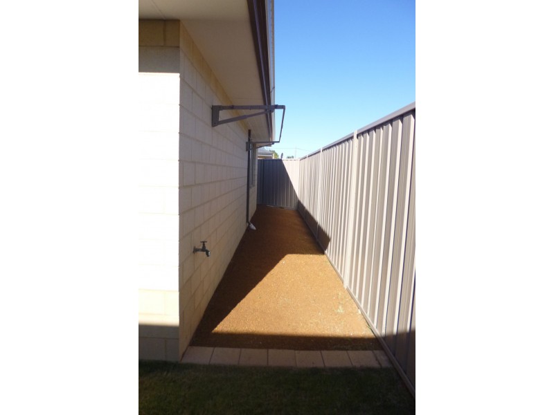 2/78 Eastern Road, Geraldton WA 6530