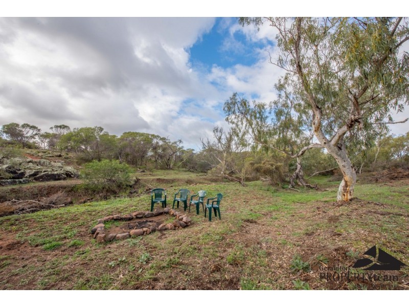 5 Elliott Street, Isseka WA 6535