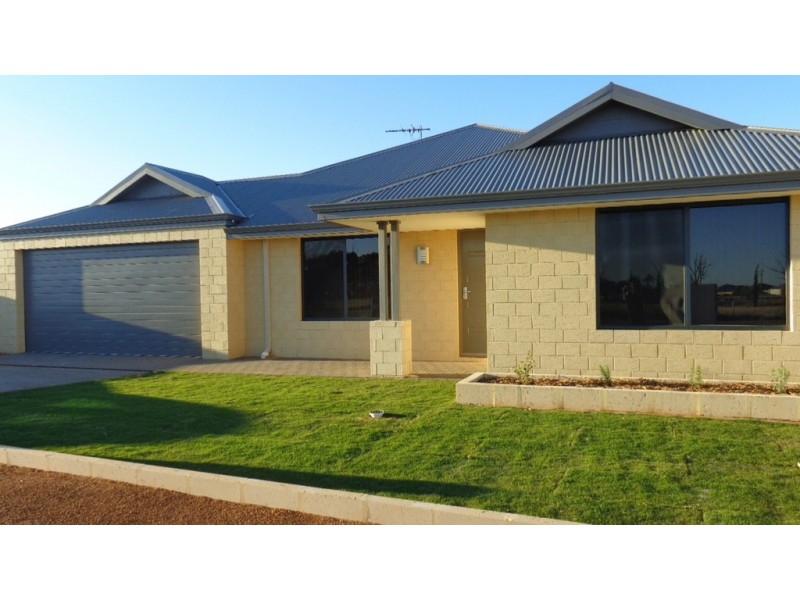 15 Andrew Lane, Waggrakine WA 6530