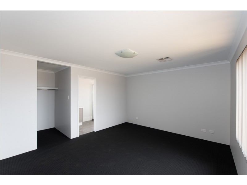 15 Andrew Lane, Waggrakine WA 6530