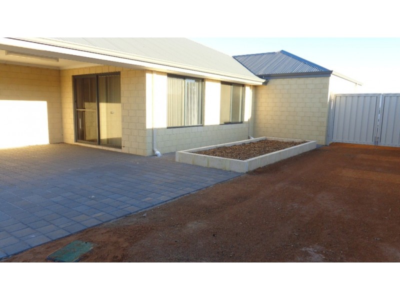 15 Andrew Lane, Waggrakine WA 6530