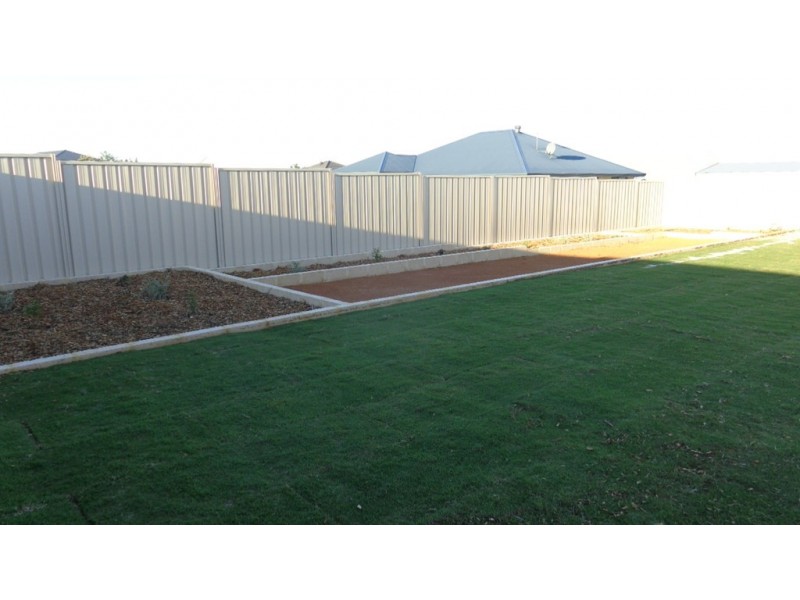 15 Andrew Lane, Waggrakine WA 6530