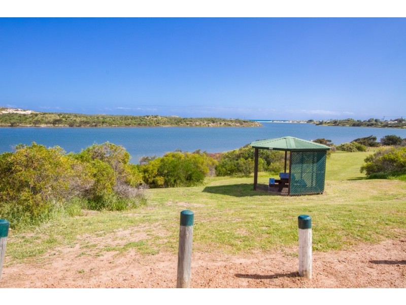 22 Thames Drive, Cape Burney WA 6532