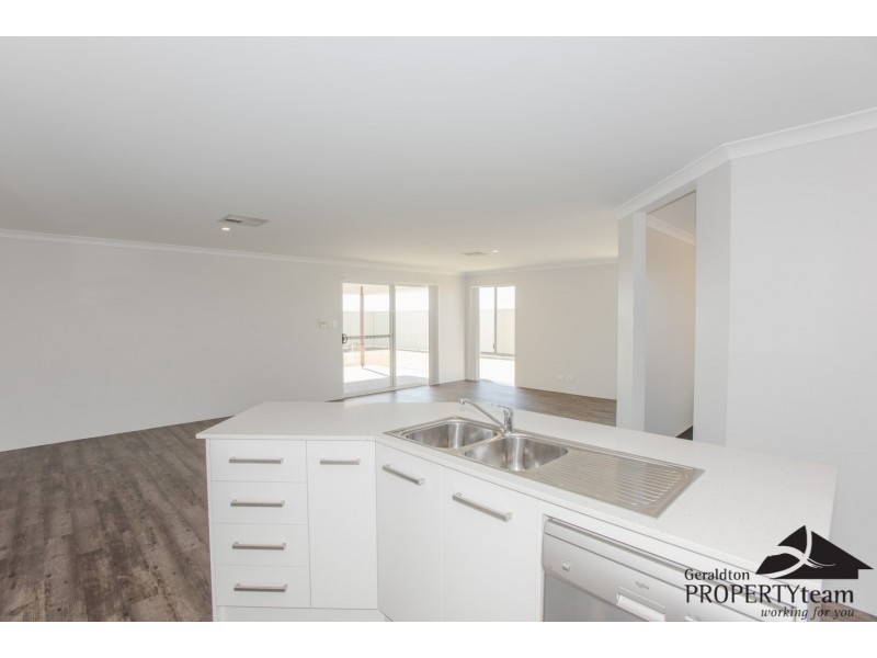 10 Herbert Street, Wandina WA 6530