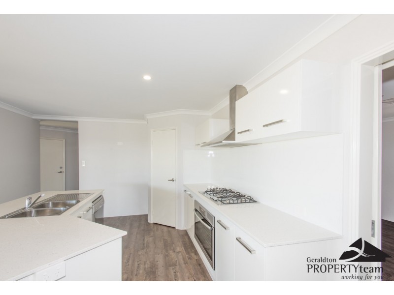 10 Herbert Street, Wandina WA 6530