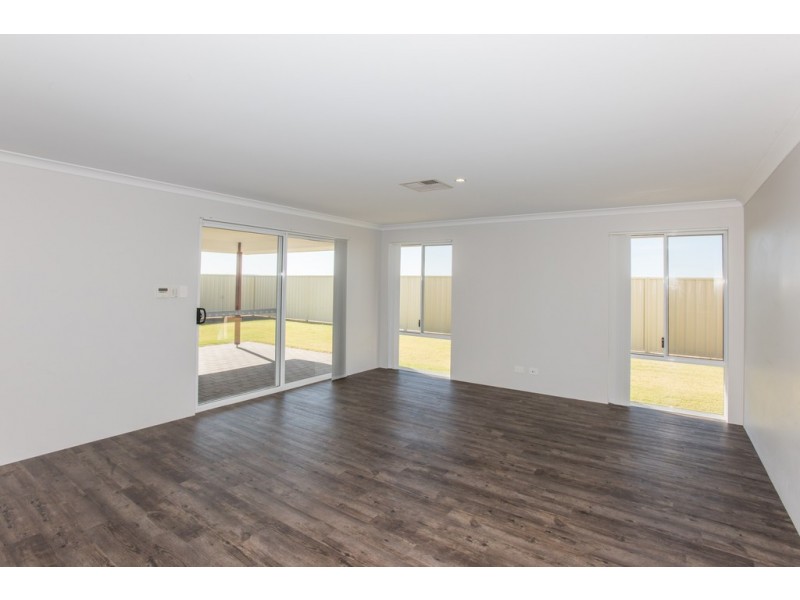 10 Herbert Street, Wandina WA 6530