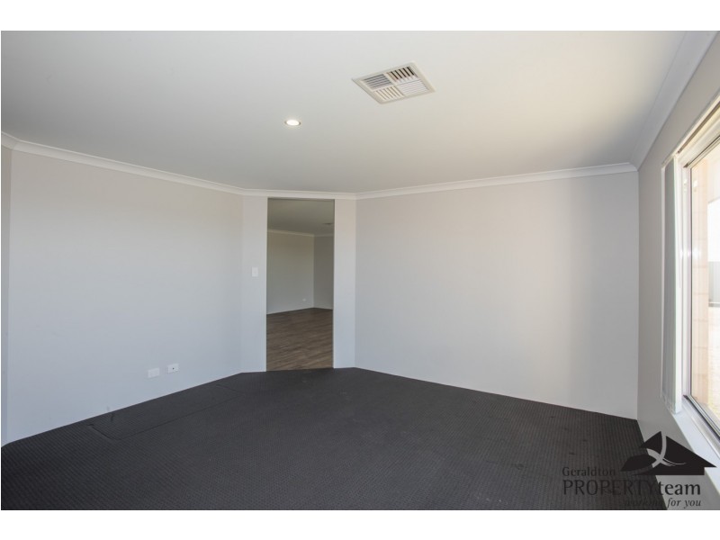 10 Herbert Street, Wandina WA 6530