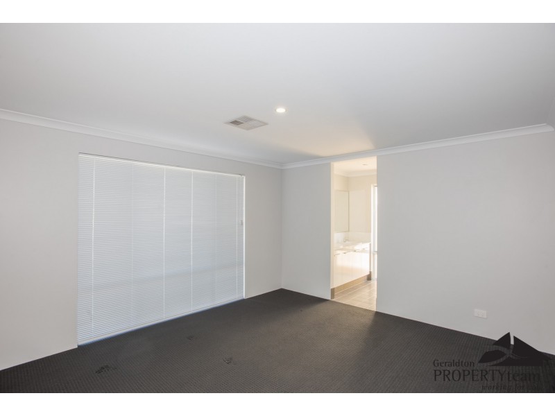 10 Herbert Street, Wandina WA 6530