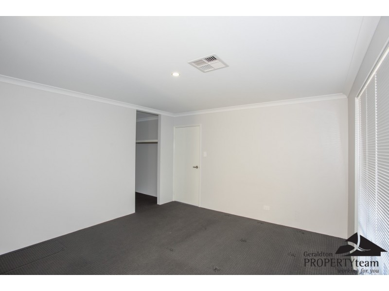 10 Herbert Street, Wandina WA 6530