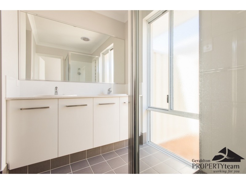 10 Herbert Street, Wandina WA 6530